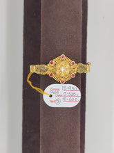 Load image into Gallery viewer, DESIGNER GOLD BRACELET