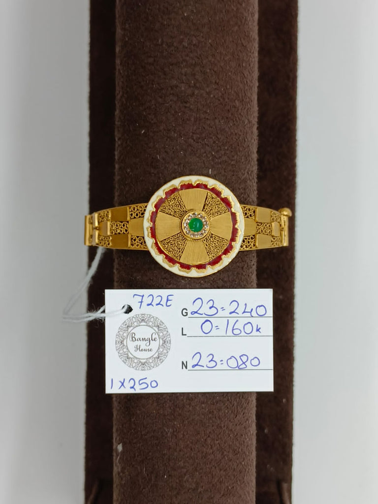 DESIGNER GOLD BRACELET