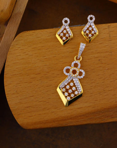 YELLOW GOLD STONE PENDANT SET