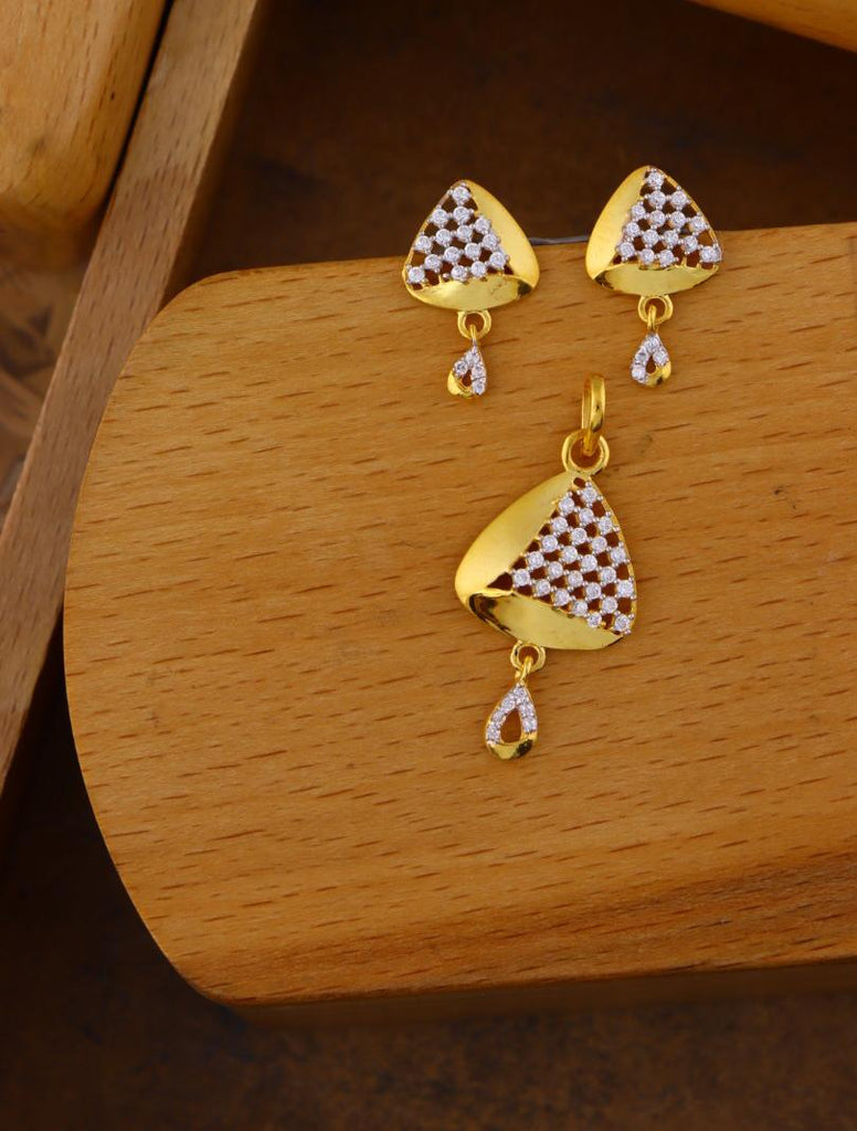 YELLOW GOLD STONE PENDANT SET