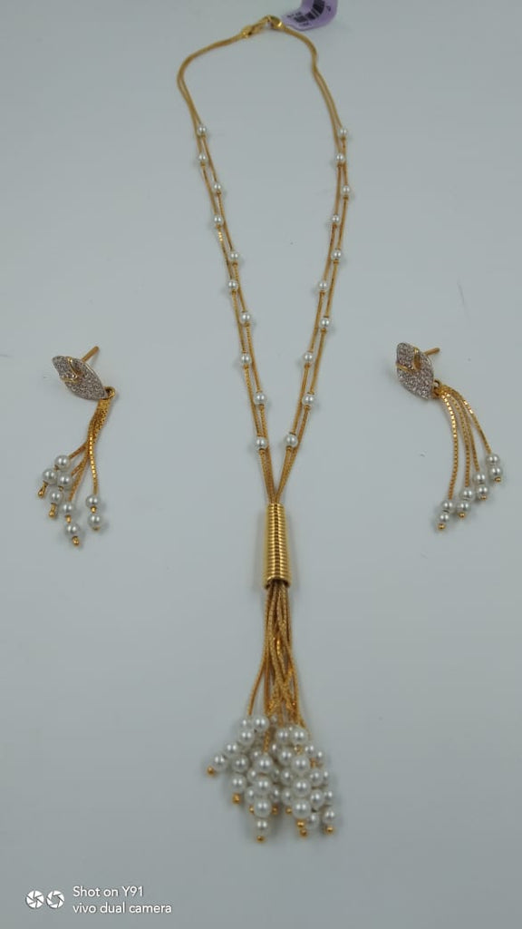 GOLD PEARL CHAIN SET