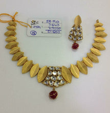 Load image into Gallery viewer, antique gold necklace