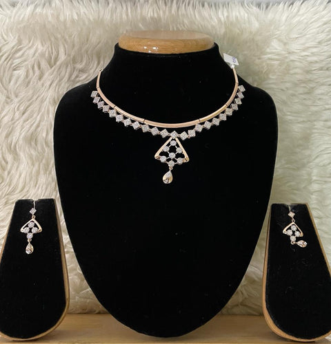 DESIGNER GOLD STONE SET