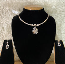 Load image into Gallery viewer, DESIGNER GOLD STONE SET