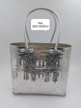 Load image into Gallery viewer, silver clutch bag