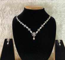 Load image into Gallery viewer, DESIGNER GOLD STONE SET