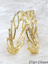 Load image into Gallery viewer, Gold Bangle