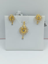 Load image into Gallery viewer, GOLD STONE PENDANT SET