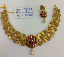 Load image into Gallery viewer, antique gold necklace