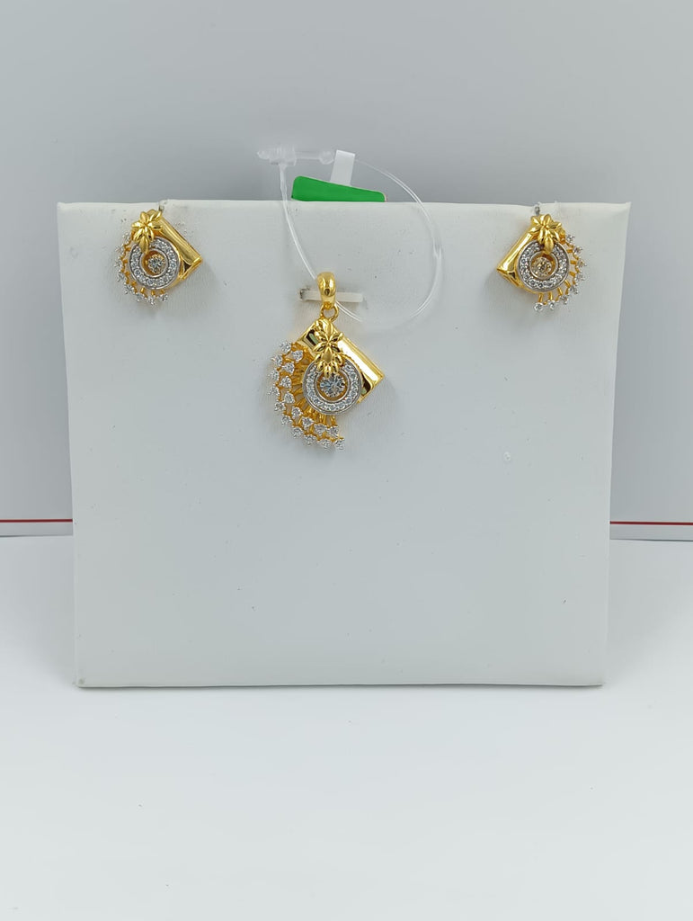 GOLD STONE PENDANT SET
