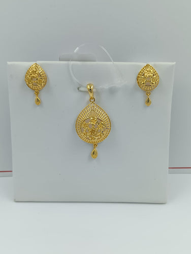 GOLD STONE PENDANT SET