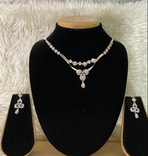 Load image into Gallery viewer, DESIGNER GOLD STONE SET