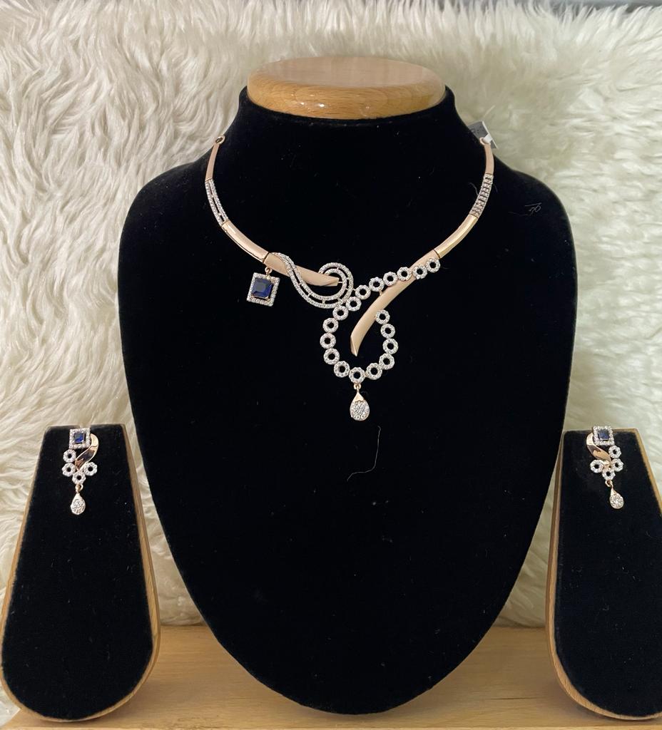 DESIGNER GOLD STONE SET