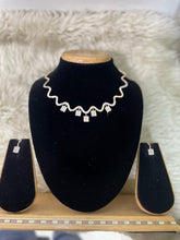 Load image into Gallery viewer, DESIGNER GOLD STONE SET